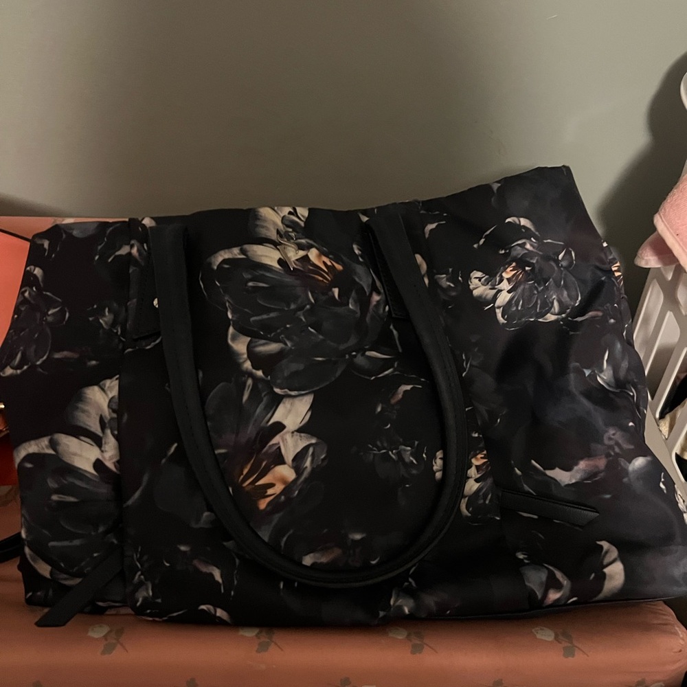 Simply Vera Vera Wang Black Glossy Tote Bag